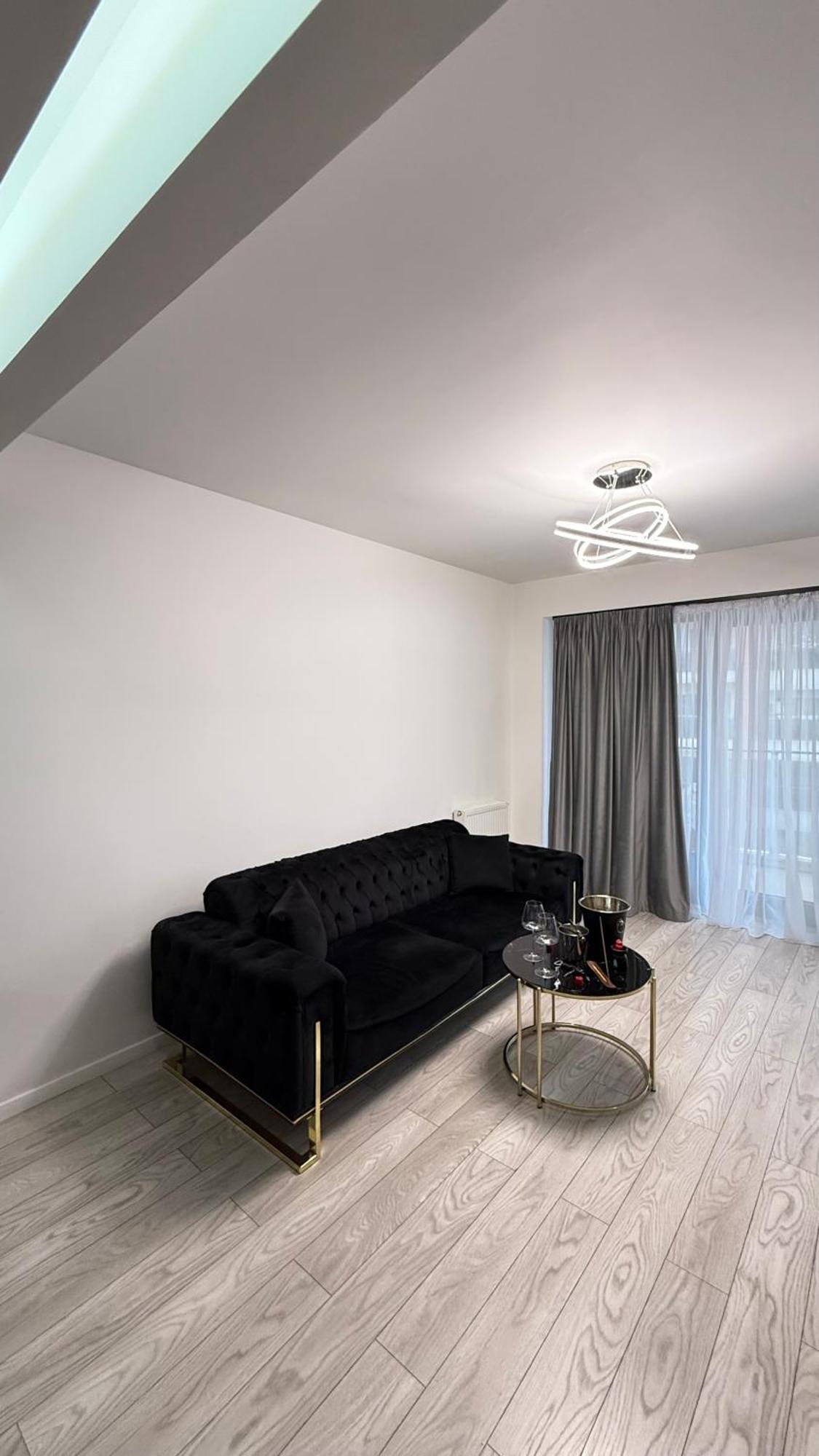 Central Deluxe By Rh Living Букурещ Екстериор снимка