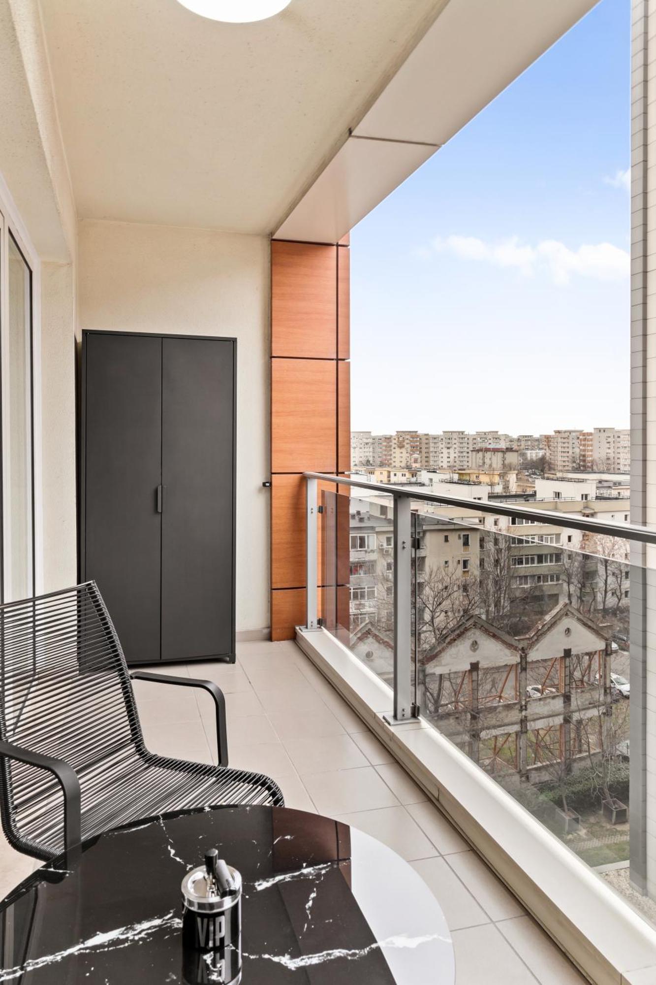 Central Deluxe By Rh Living Букурещ Екстериор снимка