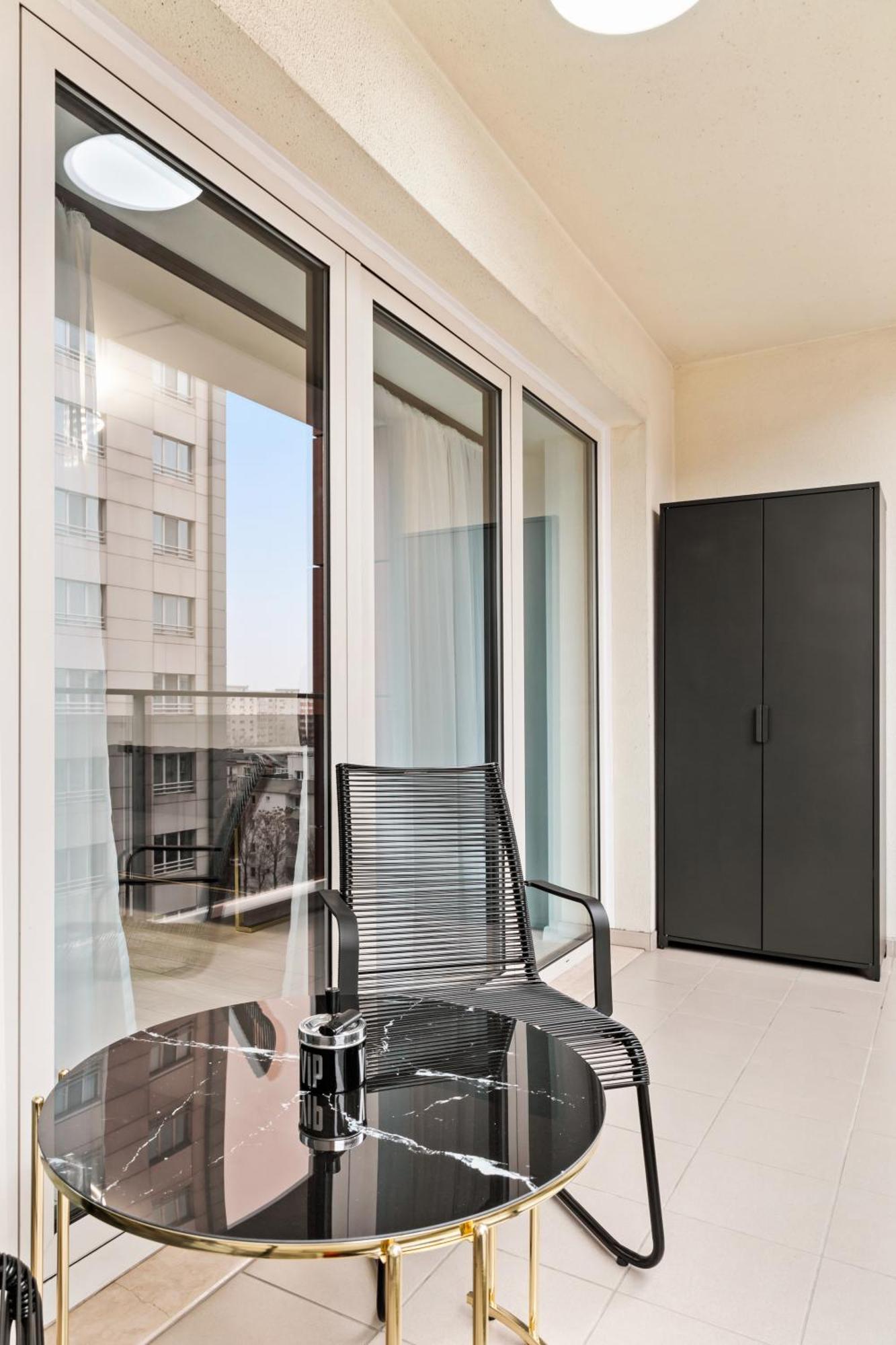 Central Deluxe By Rh Living Букурещ Екстериор снимка